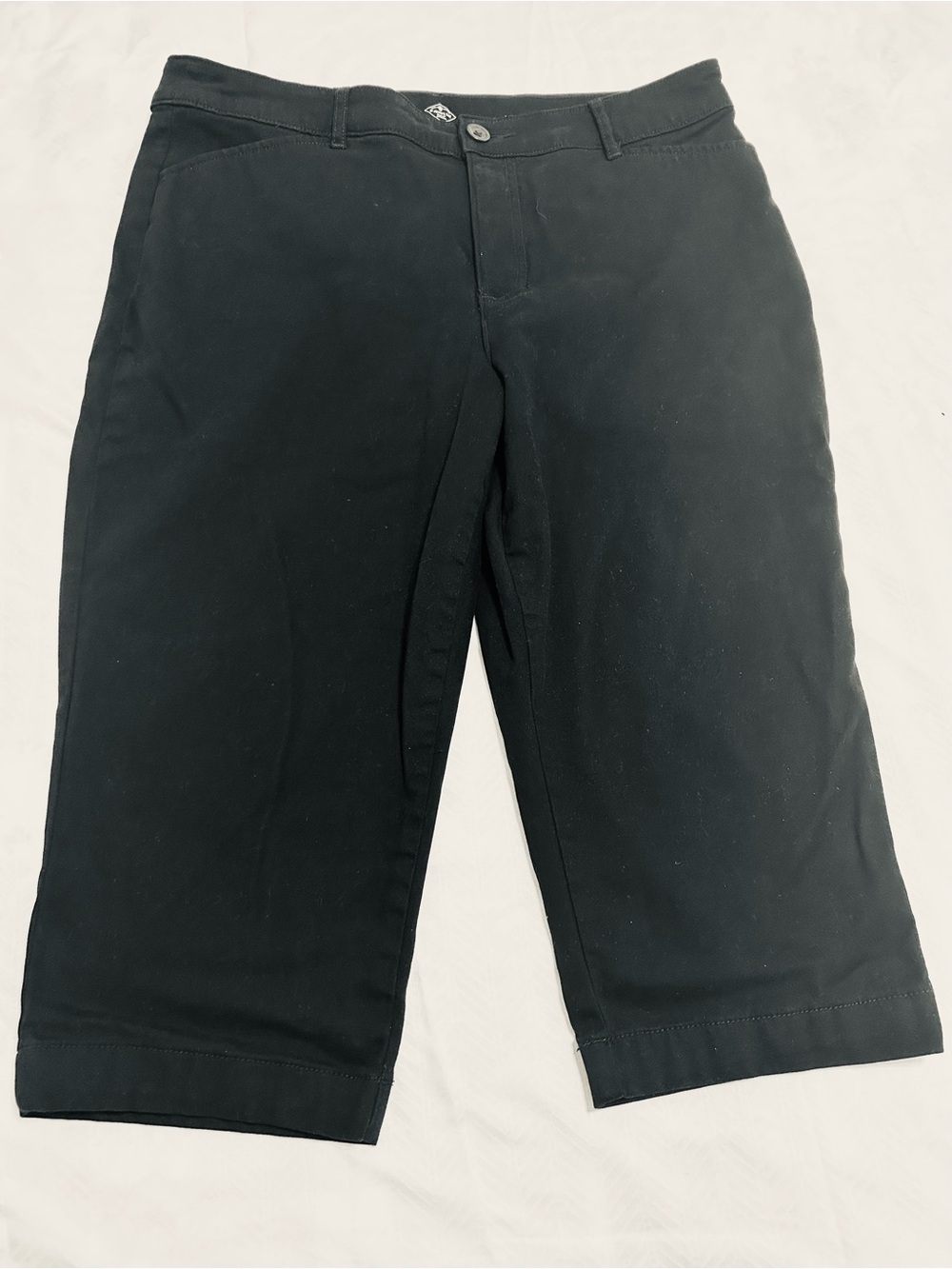 St. John's Bay Women’s Black Capri Pants MidRise Size 12